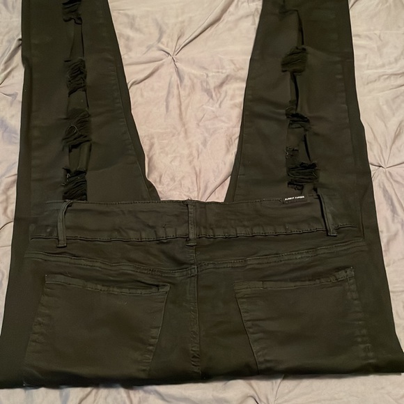 Almost Famous jeans - Picture 3 of 7